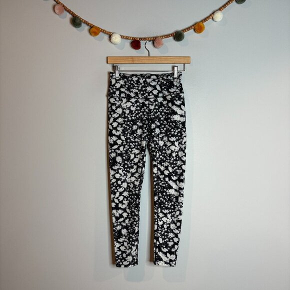 FP Movement Printed Lose Control Wrap Leggings Black & White Floral - Picture 2 of 7
